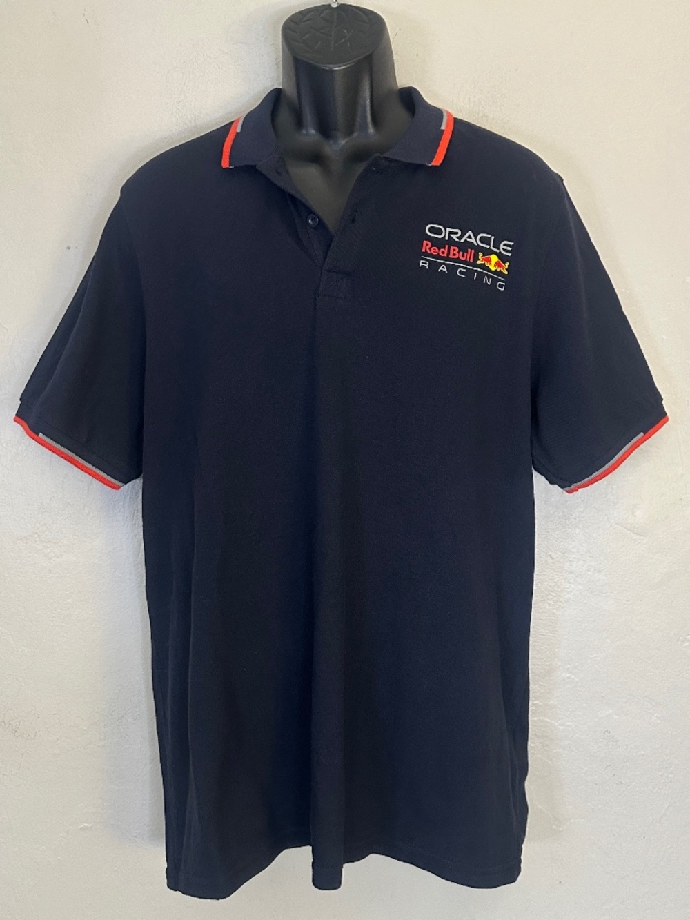 Oracle Red Bull Racing Polo XL Gently worn 100% cotton printed logos 23.5" arms
